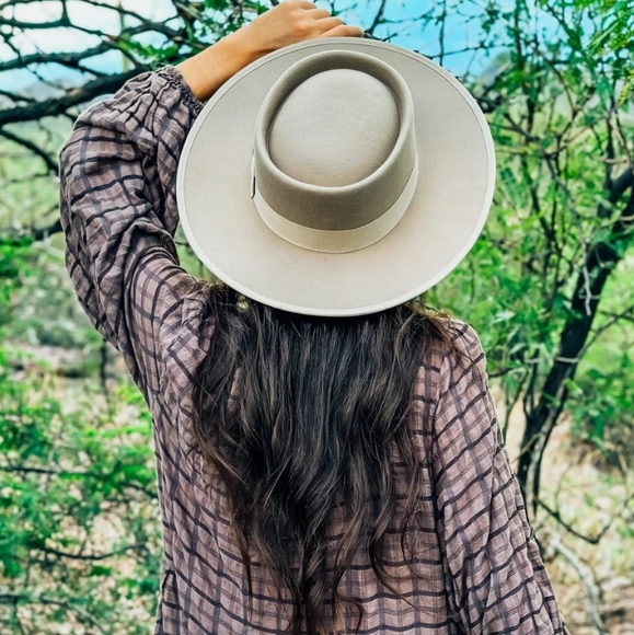Luna Bloom Goldie Hat - Picture 11 of 11